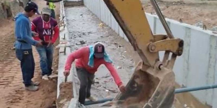 جانب من عملية الإنقاذ.