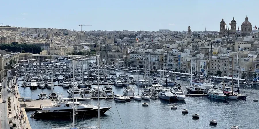 إذا زرت مالطا ستشعر أنك في دولة عربية