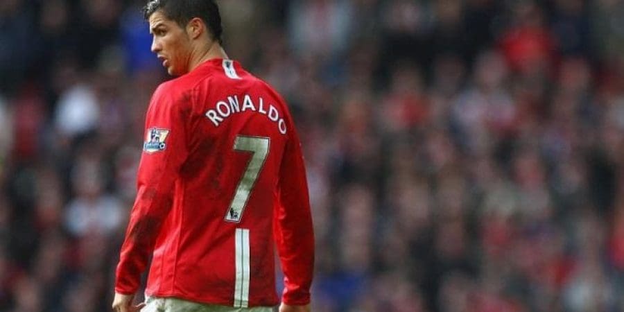 100-164013-cristiano-ronaldo-number-7-football-curses_700x400