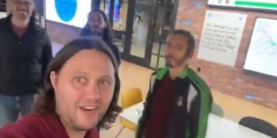 مقطع من الفيديو