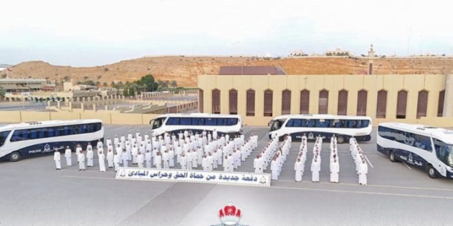 دفعة جديدة من المواطنين تلتحق بشرطة عمان السلطانية
