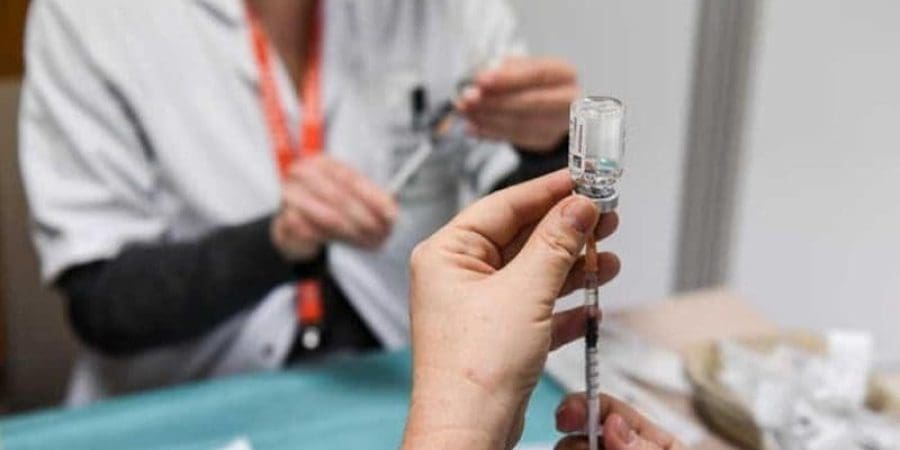 لقاحات الإنفلونزا ذات فعالية منخفضة تجاهه