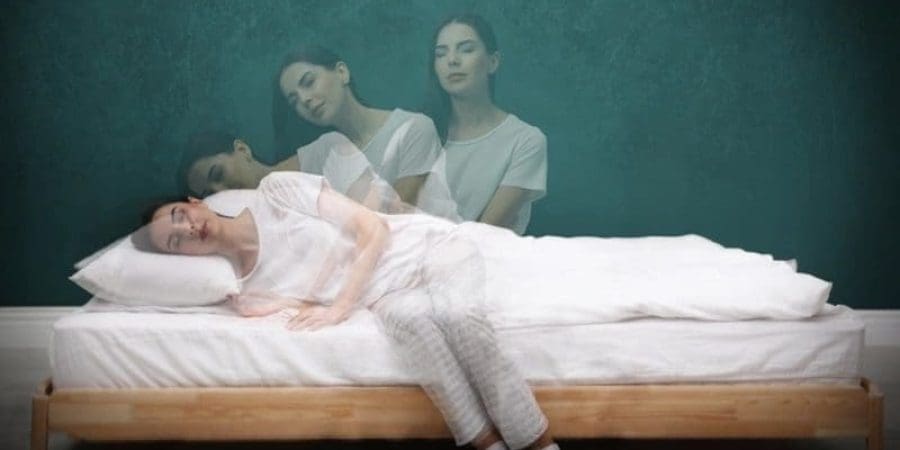 معظم Iلعلماء يتفقون على أن الأحلام الواضحة تنطوي على زيادة الوعي الذاتي والقدرة على التفكير في الماضي والمستقبل الأبعد (غيتي)