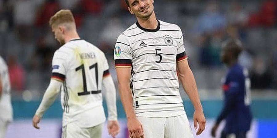 حسرة هوميلز بعد تسحيل هدف في مرماه