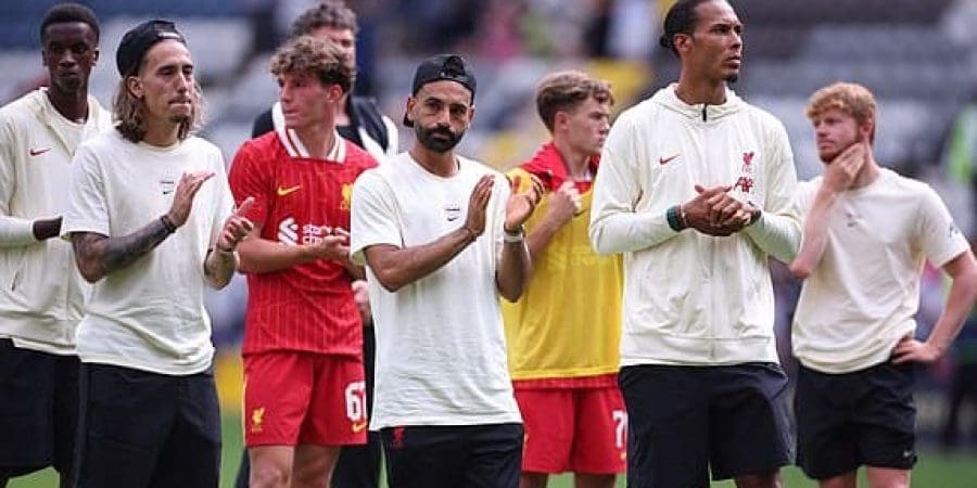 نجوم ليفربول بعد نهاية المباراة