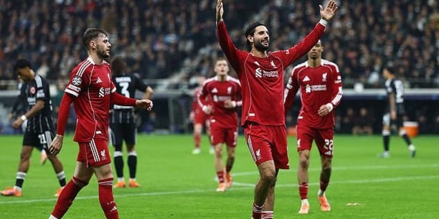 فرحة لاعبي الريدز بالهدف الخامس