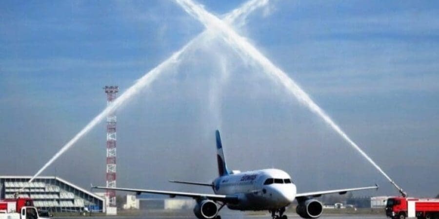 ما سبب رش الطائرات بالماء قبل الإقلاع؟