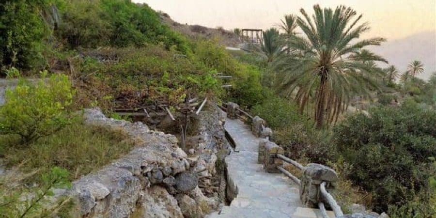 قرية "وكان" بوادي مستل إلى "الجبل الأخضر"