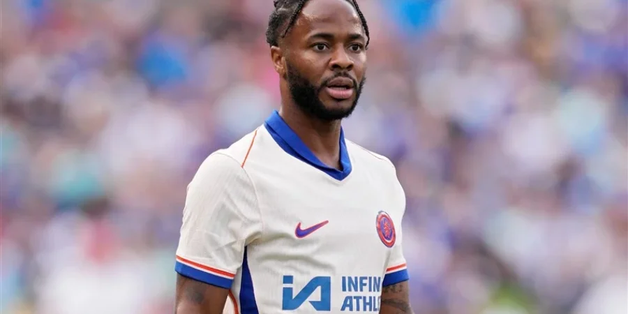 تشيلسي يفسخ عقد لاعبه رحيم ستيرلينج