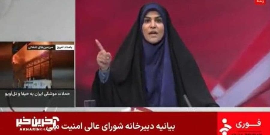 إسرائيل تقصف مبنى التلفزيون الإيراني خلال بث مباشر
