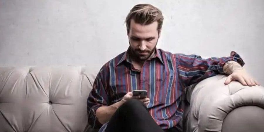 عقلك وجسمك يحتاجان للراحة فتجنب الإرهاق العقلي بالانفصال عن العالم الرقمي (بيكسلز)