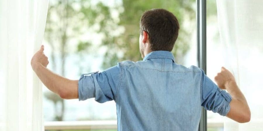 تعتبر التهوية المناسبة من أفضل طرق الحماية وتحسين الهواء في المنزل