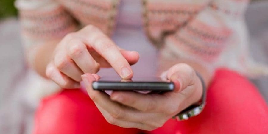 تطبيق الهواتف "ماي سباي" (mSpy) يتعقب الهاتف المحمول
