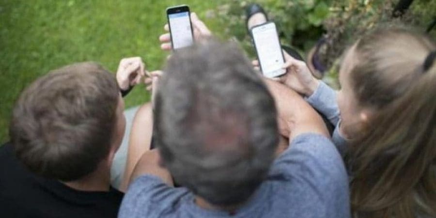 وسائل التواصل الاجتماعي لا تسبب التعاسة فحسب وإنما تؤدي أيضًا لتطور مشكلات الصحة العقلية 