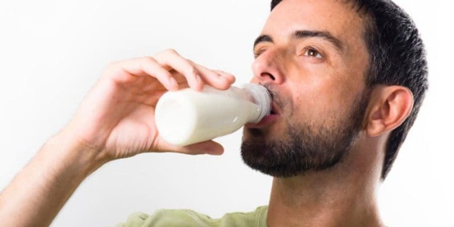 الحليب يساعد فعلًا على التمتع بنوم مريح وهادئ