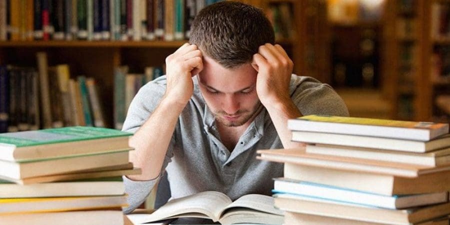 تعمل الذاكرة عندما تفهم كيفية استخدام معرفتنا السابقة والمعلومات الجديدة لدمجهما