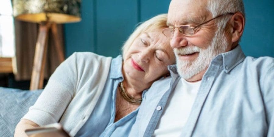 الجسم يطلق هرمون الحب الذي يسبب الدوار ويضعف الرؤية