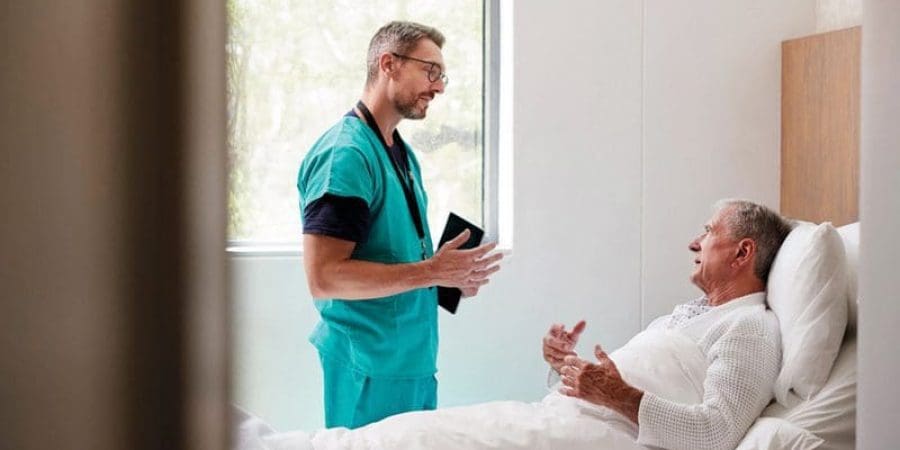 المختصون يوصون بضرورة استشارة الطبيب فور ملاحظة الأعراض. أرشيفية البيان