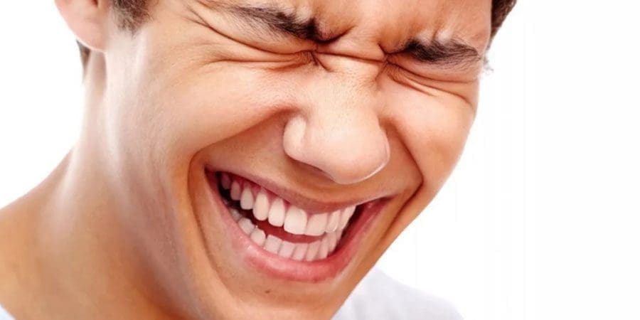 يضحك الناس من مختلف الثقافات على الرغم من أنهم قد يضحكون على أشياء مختلفة
