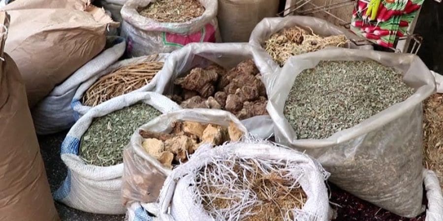تزايد الإقبال على شراء الأعشاب الطبية خلال الأشهر الماضية