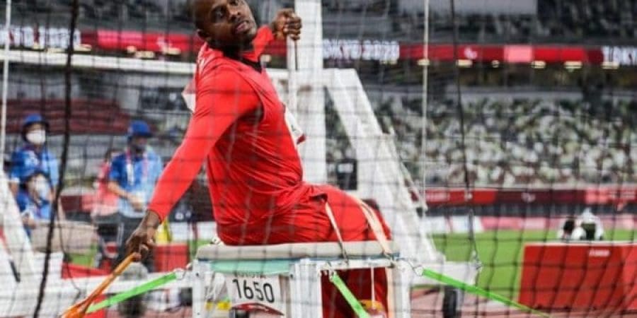 لاعب المنتخب الوطني محمد بن جميل المشايخي