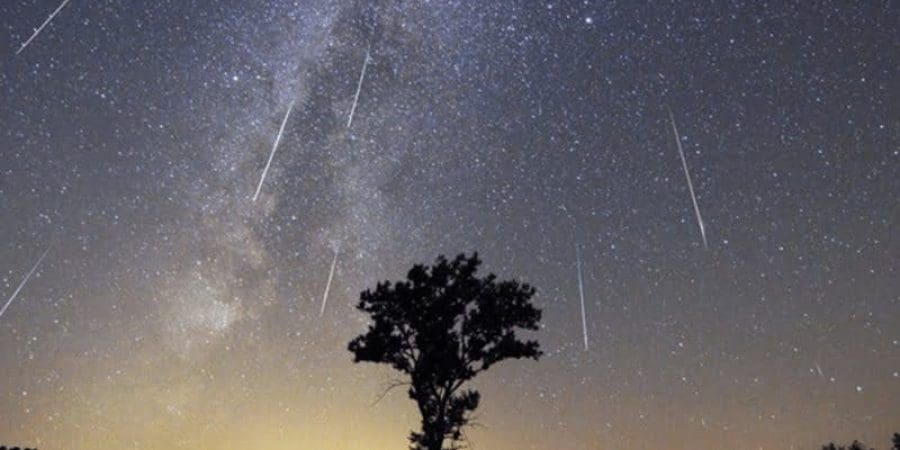 الحدث مرئي بالعين المجردة