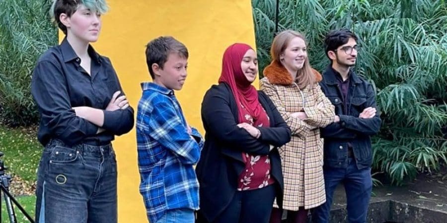 تم اختيار المراهقين الستة أعضاء مجلس "إدارة المستقبل الجيد"بعد مسابقة شارك فيها ألف طفل من مدارس بريطانيا (مواقع التواصل)