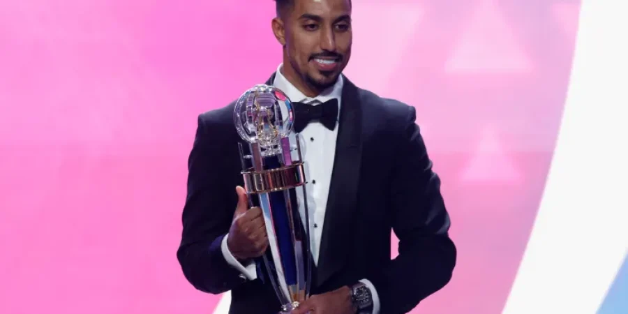 سالم الدوسري يحرز جائزة أفضل لاعب آسيوي لعام 2022 بالعاصمة الدوحة
