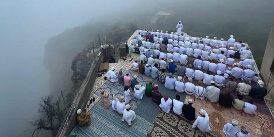 الصلاة على سفح جبل