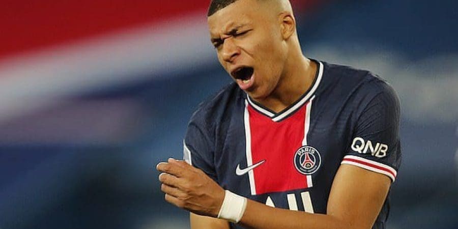 حسرة مبامبي بعد ضياع فرصة للتسجيل