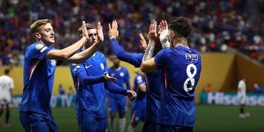 فرحة لاعبي تشيلسي بالفوز