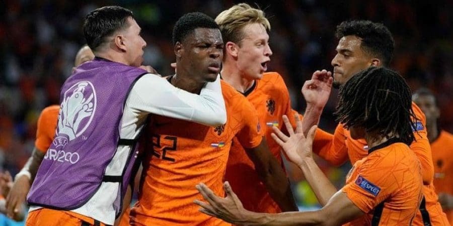 فرحة نجوم هولندا بهدف الفوز