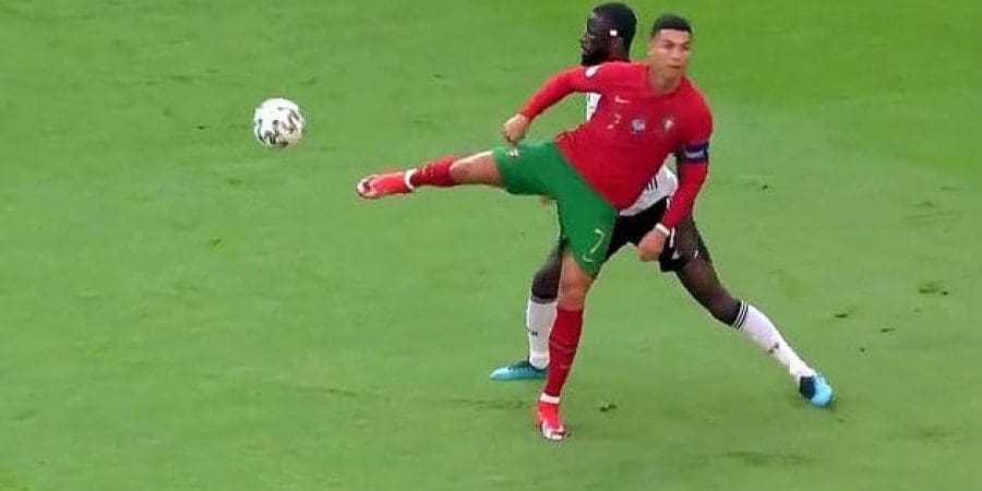 44430087-9704119-image-a-6_1624123592197