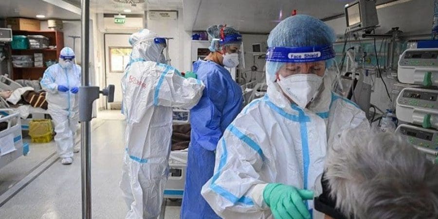 يمكنك معرفة إصابتك بكورونا إما من خلال اختبار كورونا أو من خلال الأعراض