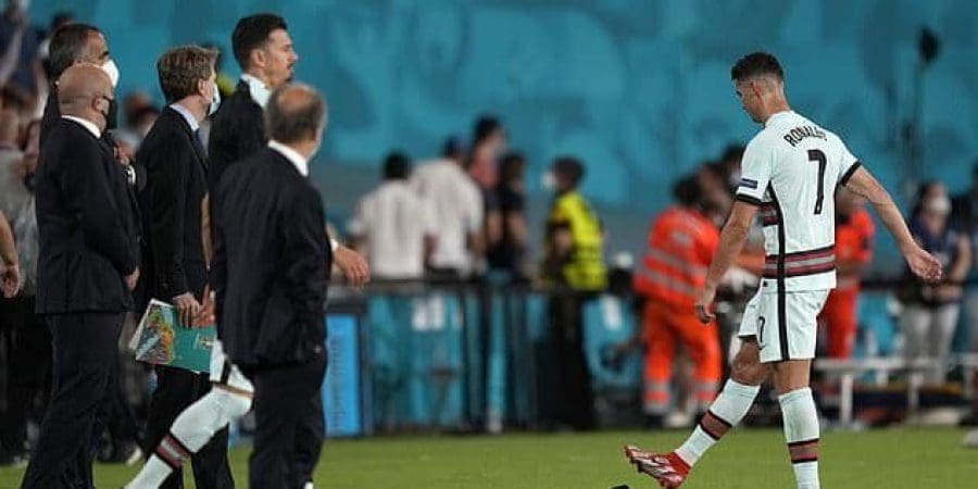 44749831-9731351-image-a-37_1624837390415