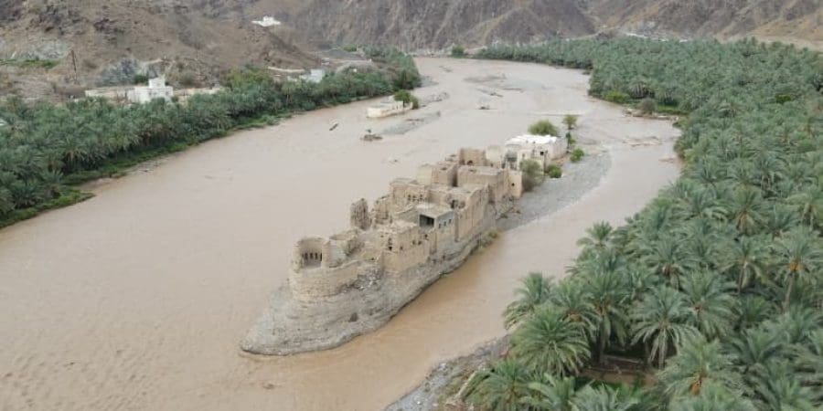 "أشبه بسفينة وسط البحر".. شكل هذه القرية الفريدة.