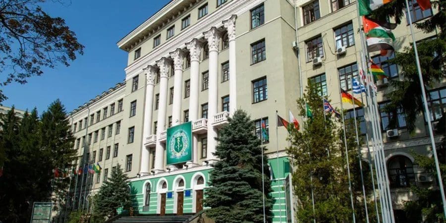 جامعة خاركوف الطبية الوطنية من أقدم الجامعات الطبية في أوكرانيا (مواقع التواصل)