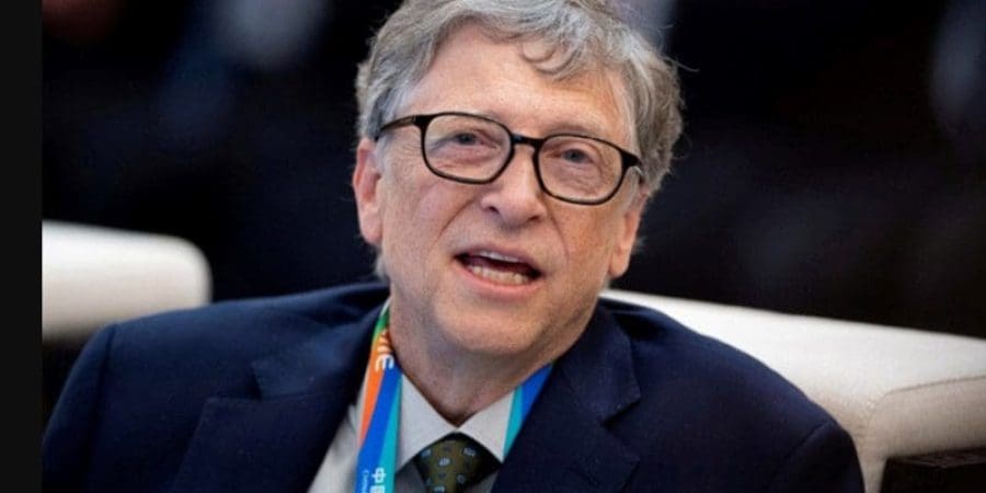 غيتس نصح بكتب تغطي مواضيع متنوعة تشمل الخيال العلمي والتكنولوجيا والأدب (غيتي)