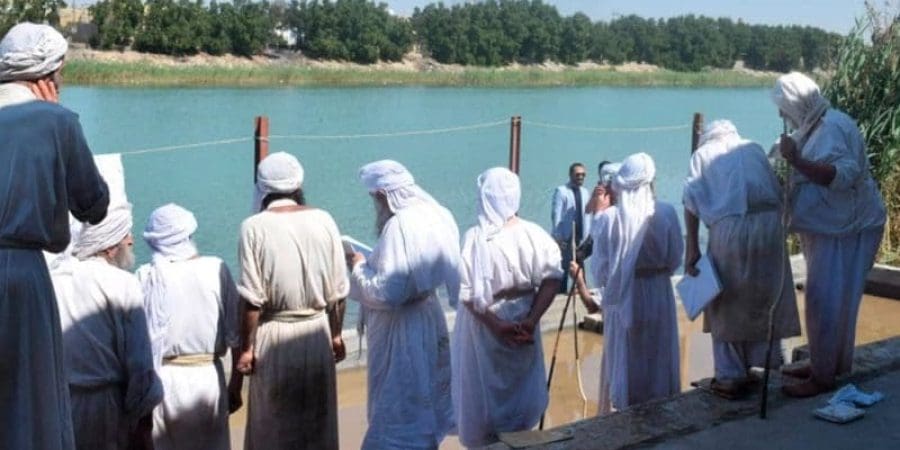 الصوم عند الصابئة يعتبر من خيرة الأعمال ويقسم إلى كبير وصغير