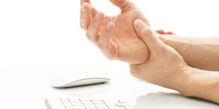 47-171925-causes-treatment-hand-numbness_700x400