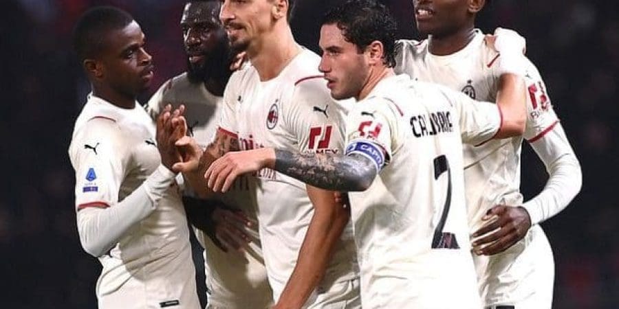 فرحة لاعبي الميلان بهدف زلاتان