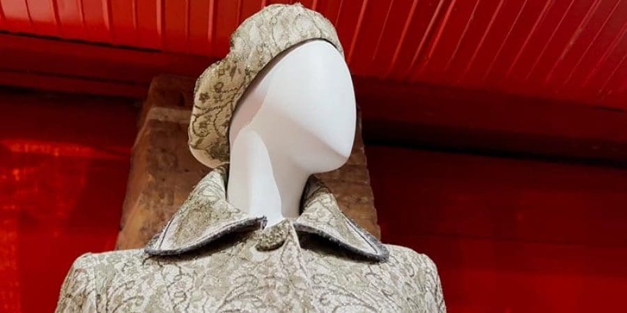 كان يطلق على هذا النسيج تسمية "شرائط" في إيطاليا