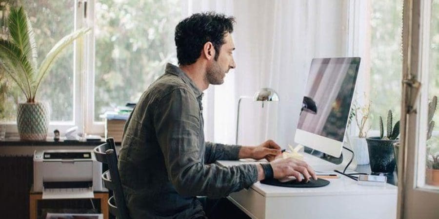 مع العمل من المنزل زاد متوسط طول يوم العمل بنسبة 8.2%، أي ما يقارب 50 دقيقة