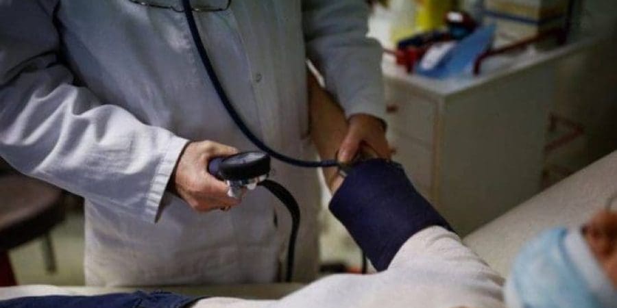 متى يكون ألم الذراع مرتبطا بالأزمة القلبية؟