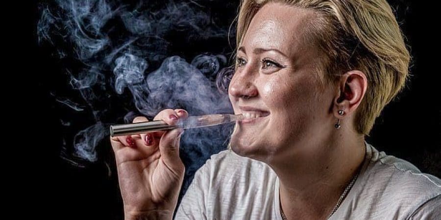 التدخين الإلكتروني