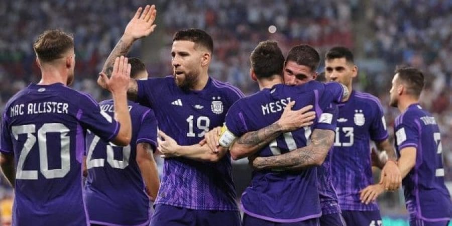 فرحة لاعبي الأرجنتين بالفوز