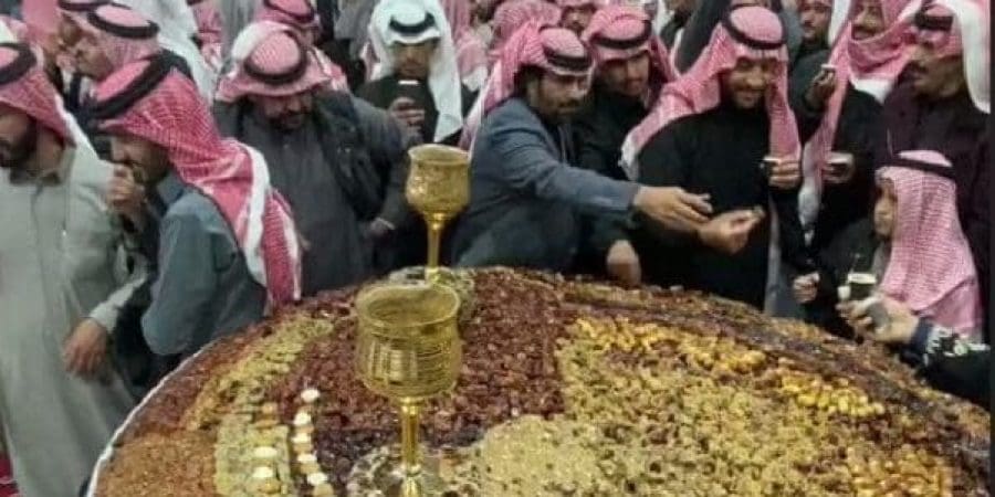 أكبر مقدعة تمر في العالم