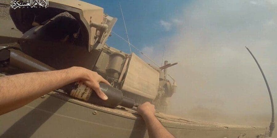 "القسام" تنشر فيديو تدمير آليات إسرائيلية من مسافة صفر شرق حي الزيتون