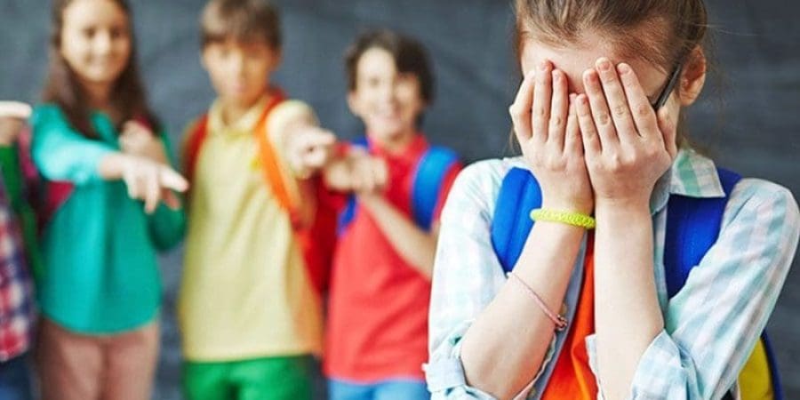 الانطوائية صفة تولد مع الشخص وتتجلى مظاهرها منذ مراحل الطفولة المبكرة (وكالات)