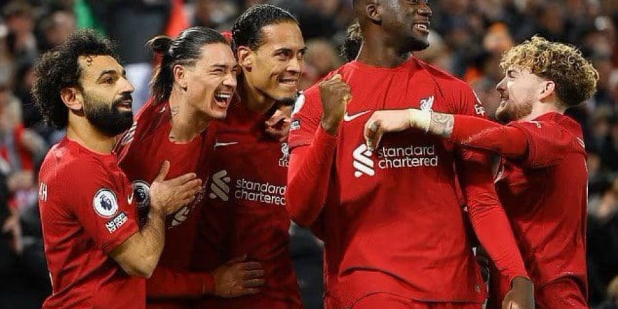 فرحة لاعبي ليفربول بالفوز